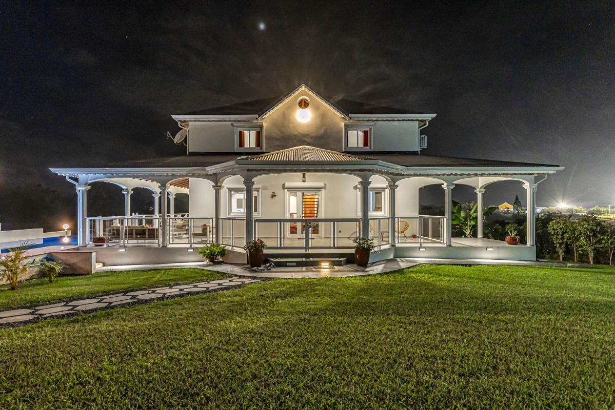 50.Location villa piscine le moule guadeloupe_De Nuit
